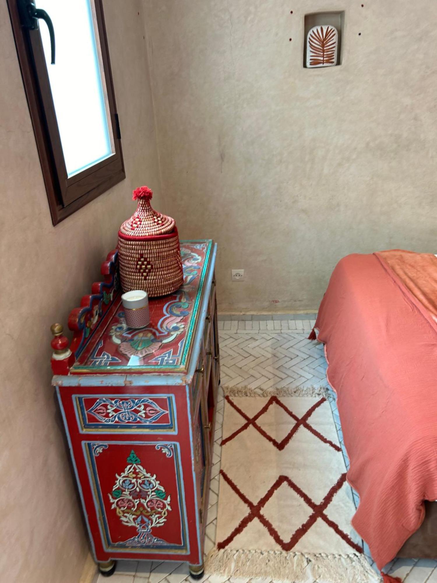 Riad Amazing Amazigh Avec Jacuzzi Petit Dejeuner Compris Avec Aussi Chambres Familiales Pres De La Place Jemaa El Fna Marrakesh Exterior foto