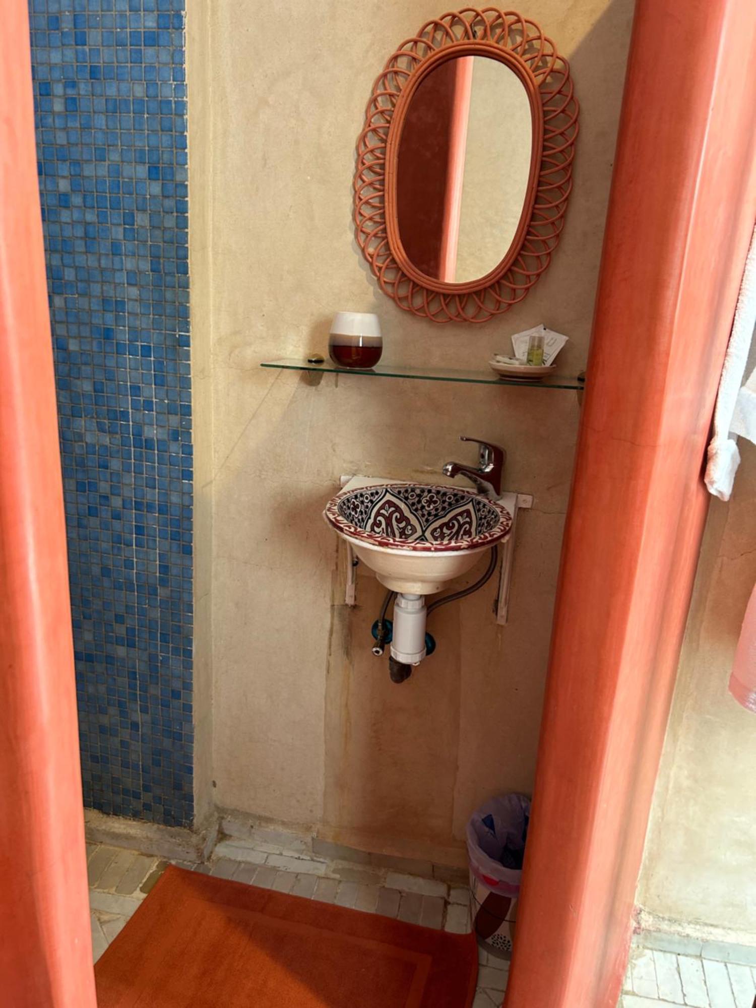 Riad Amazing Amazigh Avec Jacuzzi Petit Dejeuner Compris Avec Aussi Chambres Familiales Pres De La Place Jemaa El Fna Marrakesh Exterior foto